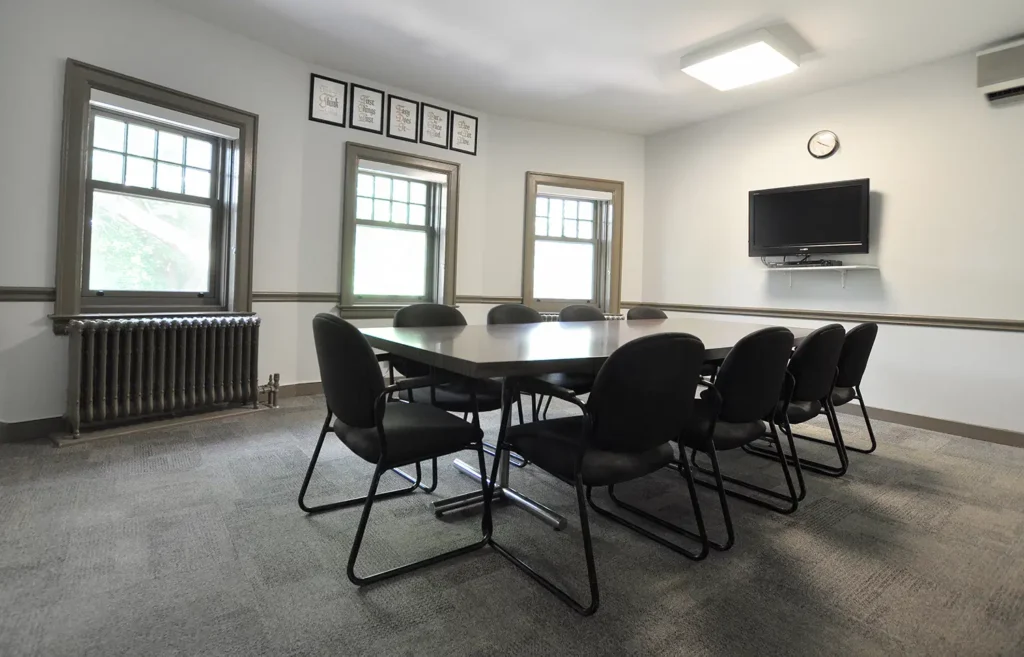 14-Punanai-Meeting-Room-web