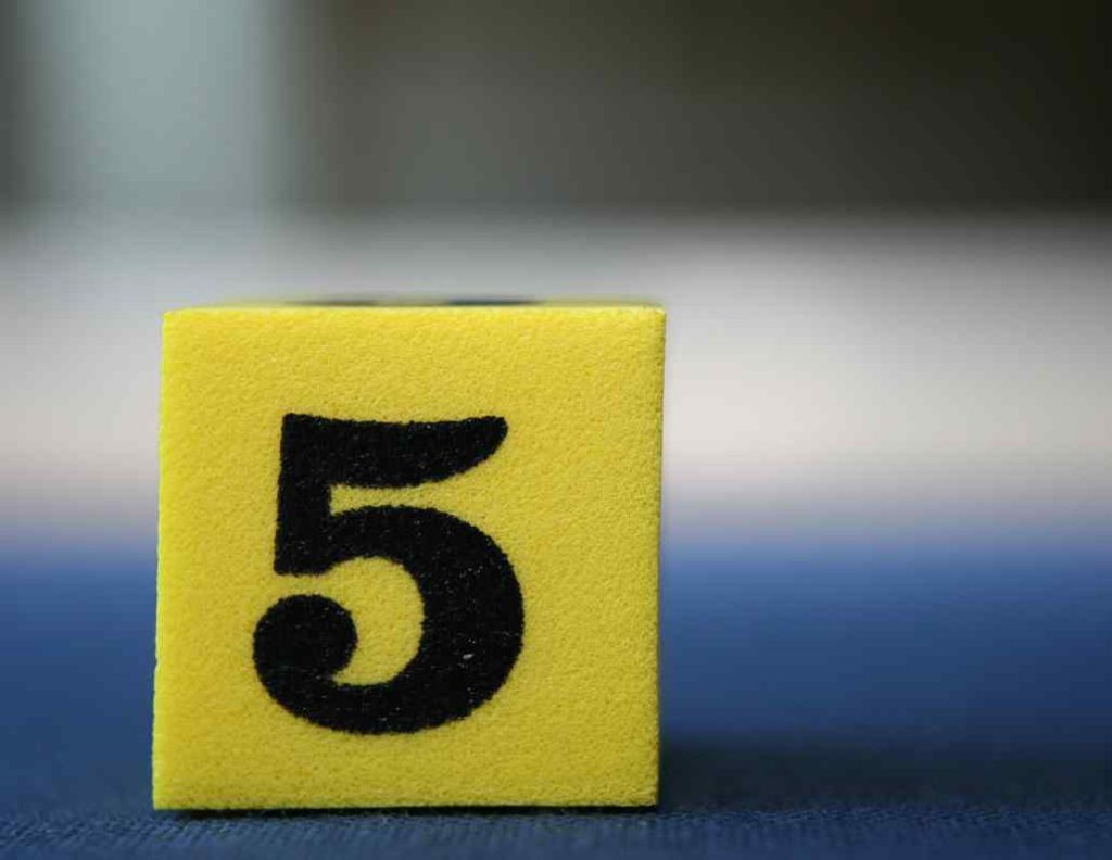Block with the number 5