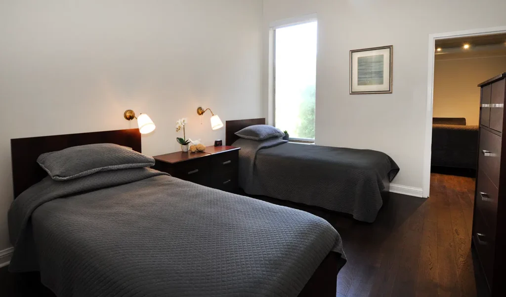 7-Munro-Bedroom-1-web